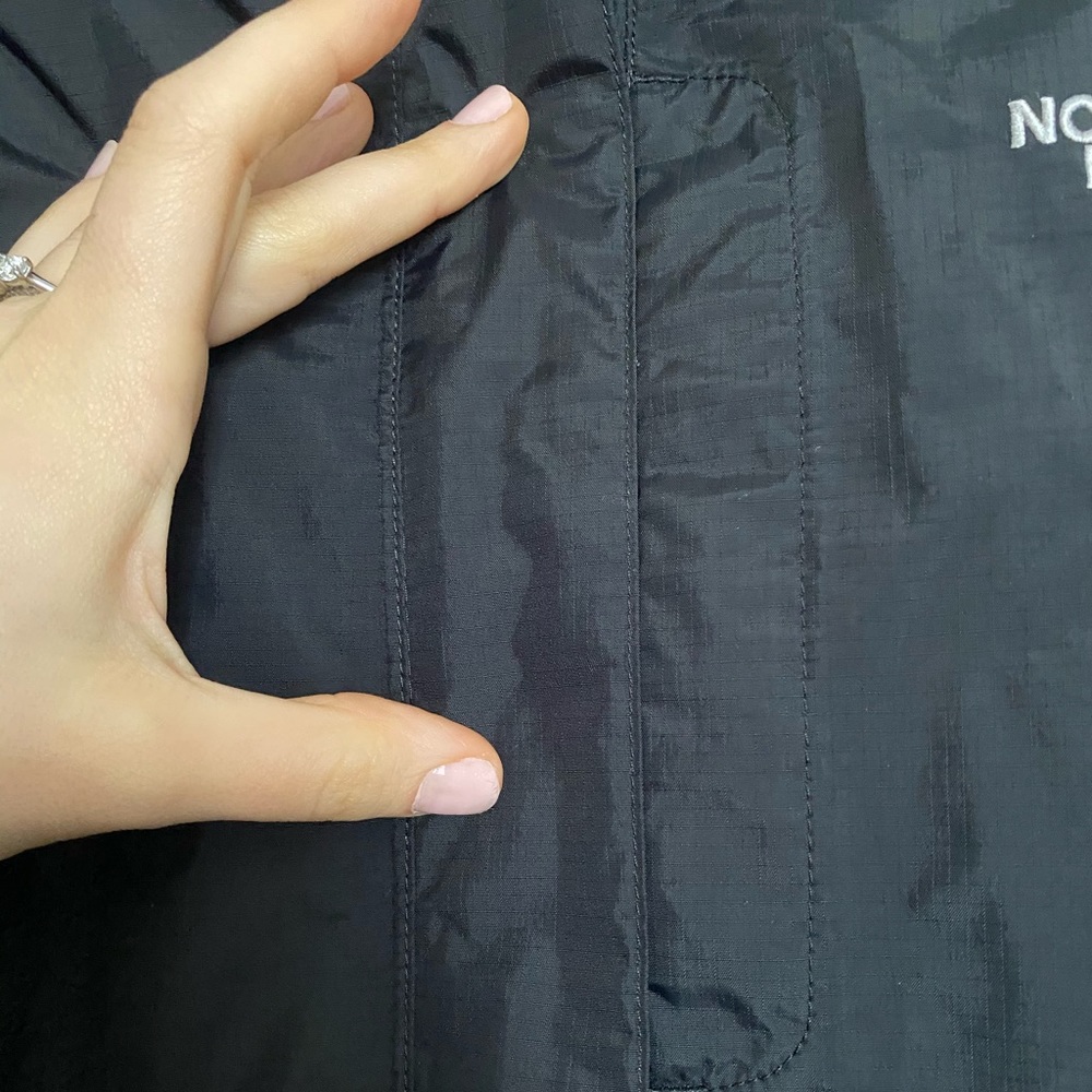 Like NEW North Face Jacket - Picture 6 of 14
